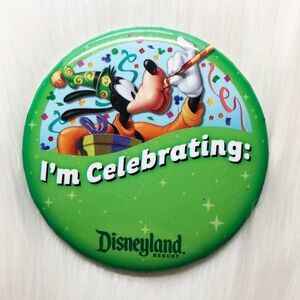 🔮‎ 5/$25 Disneyland Resort Goofy "I'm Celebrating!" Pin